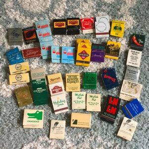 Lot of vintage matchbooks